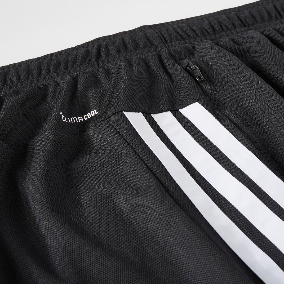 adidas Fitness-Shorts mit Climacool Technologie, atmungsaktiv schwarz