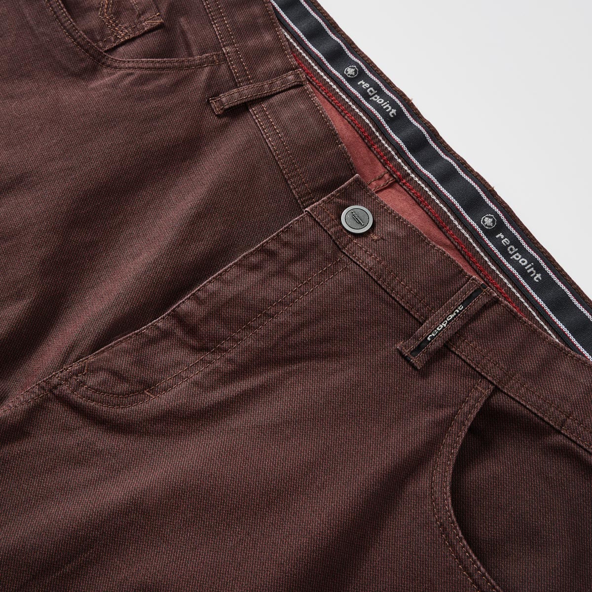 Redpoint Stretch-Jeans "Montreal", Loose Fit dunkelrot