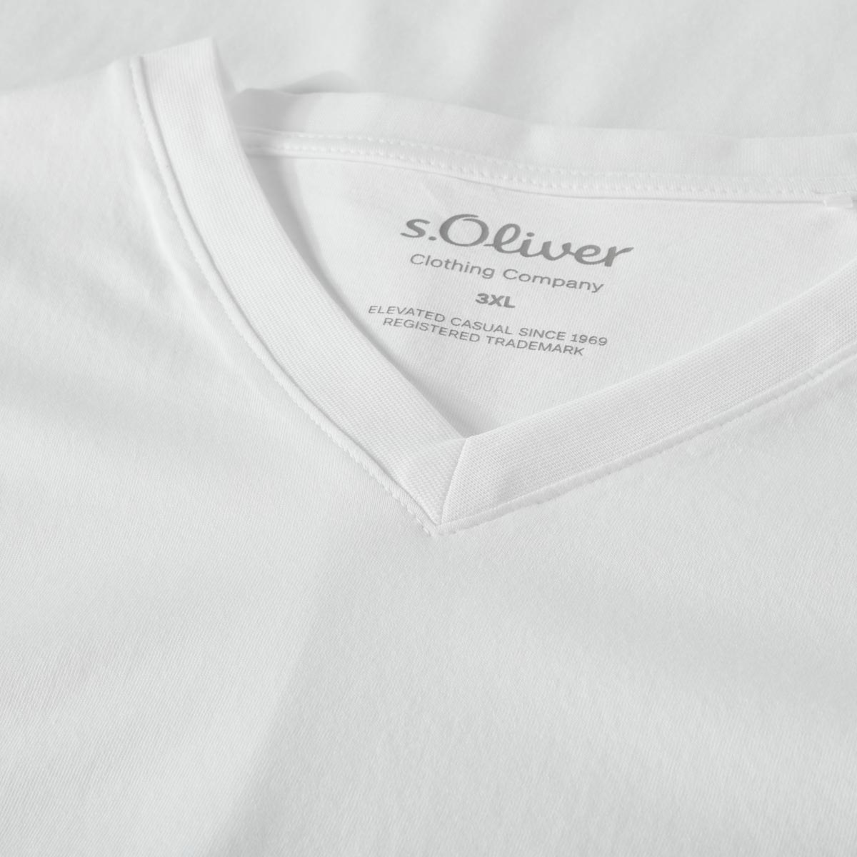 s.Oliver Basic-T-Shirt mit V-Ausschnitt Farbe weiß Größe: 5XL günstig online kaufen