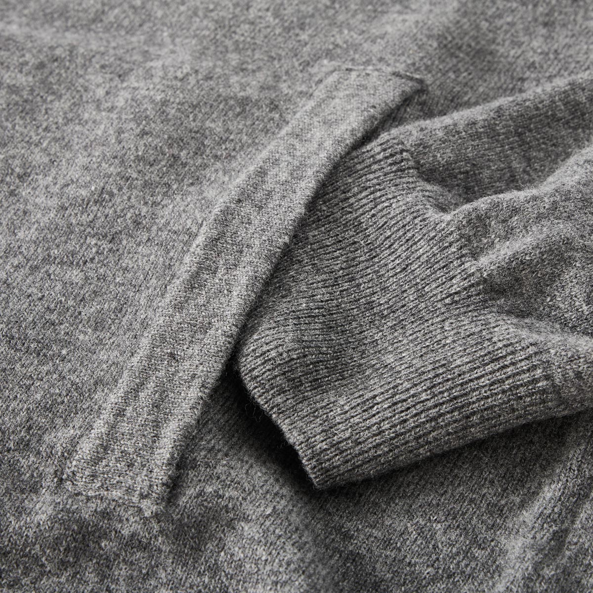 Gant Strickjacke aus Lammwolle anthrazit