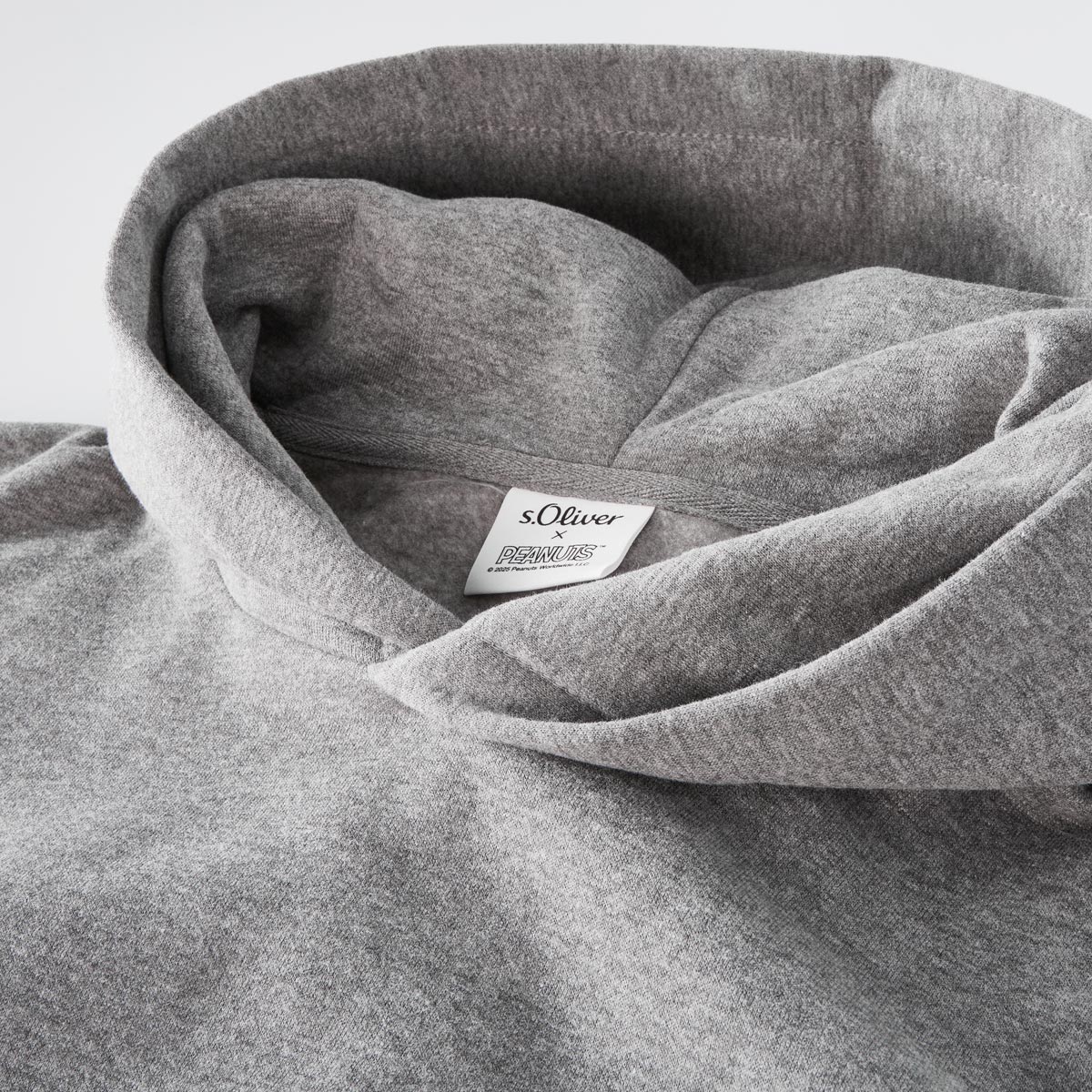 s.Oliver Hoodie mit Snoopy Applikation grau