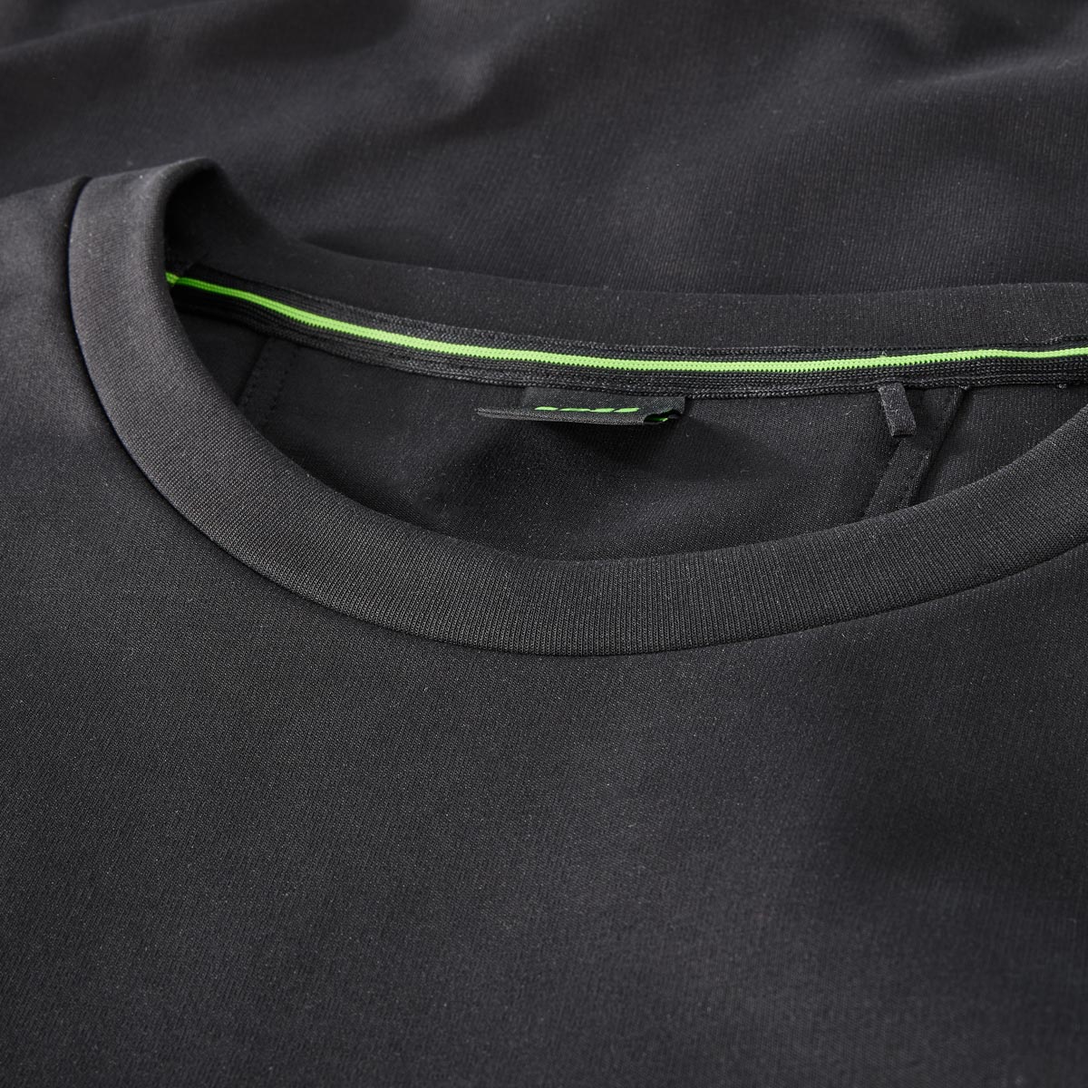 BOSS Sweatshirt aus Materialmix schwarz