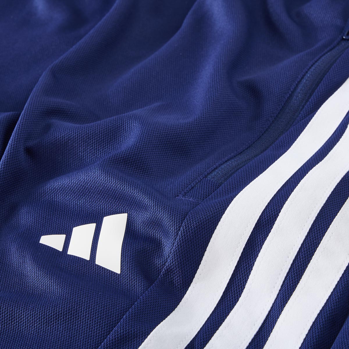 adidas Training-Shorts, atmungsaktiv und schnelltrocknend dunkelblau