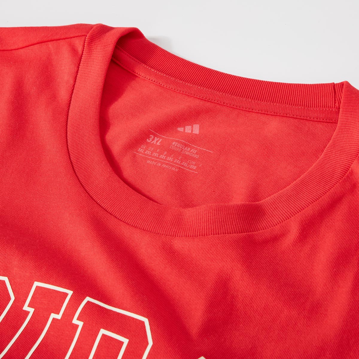adidas T-Shirt mit Label-Print rot