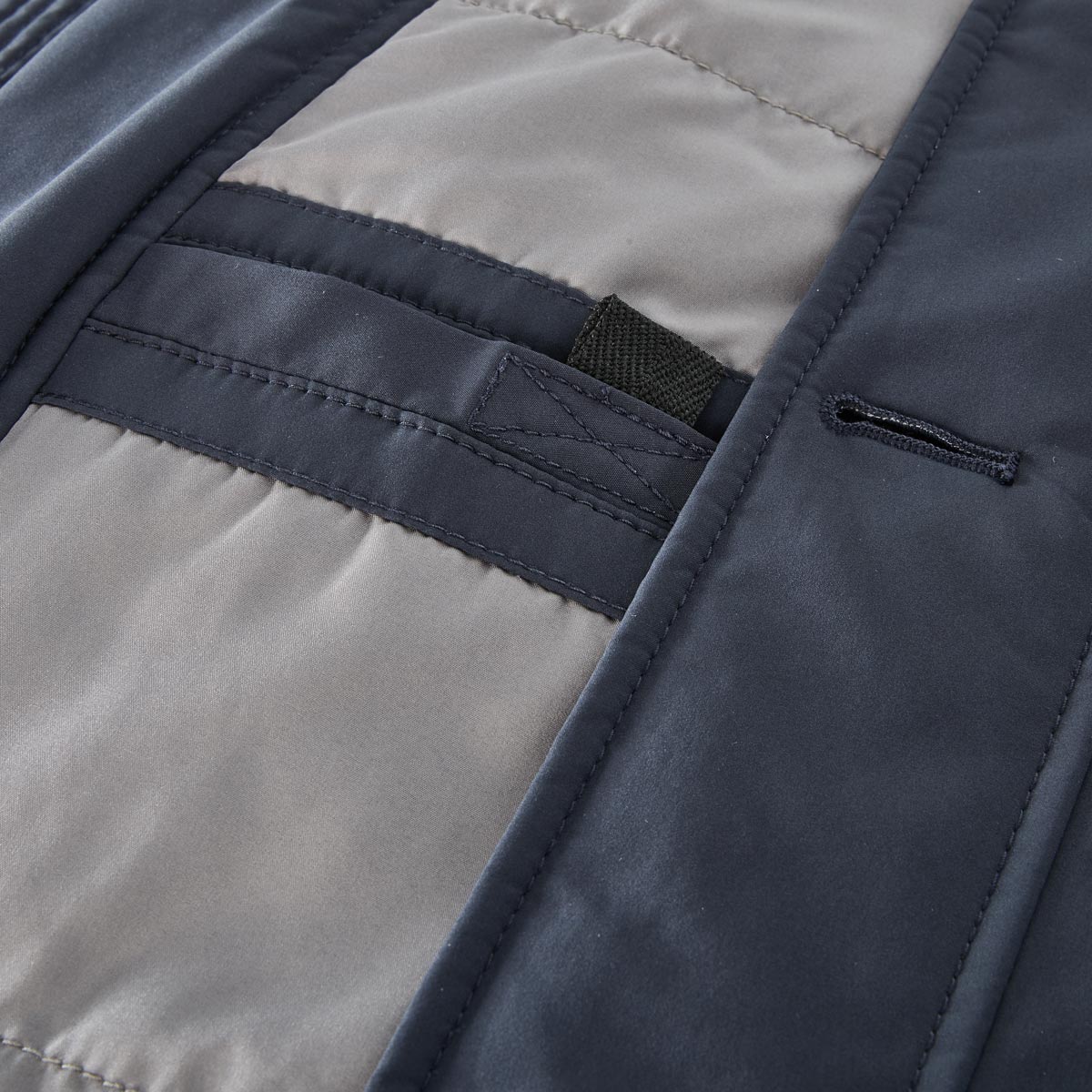 bugatti Wattierte Jacke mit Stehkragen dunkelblau