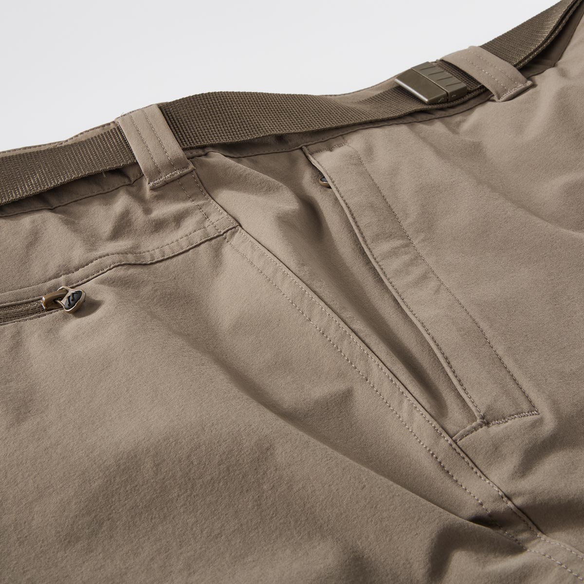 Maier Sports Chino-Shorts aus Funktionsmaterial, feuchtigkeitstransportierend khaki