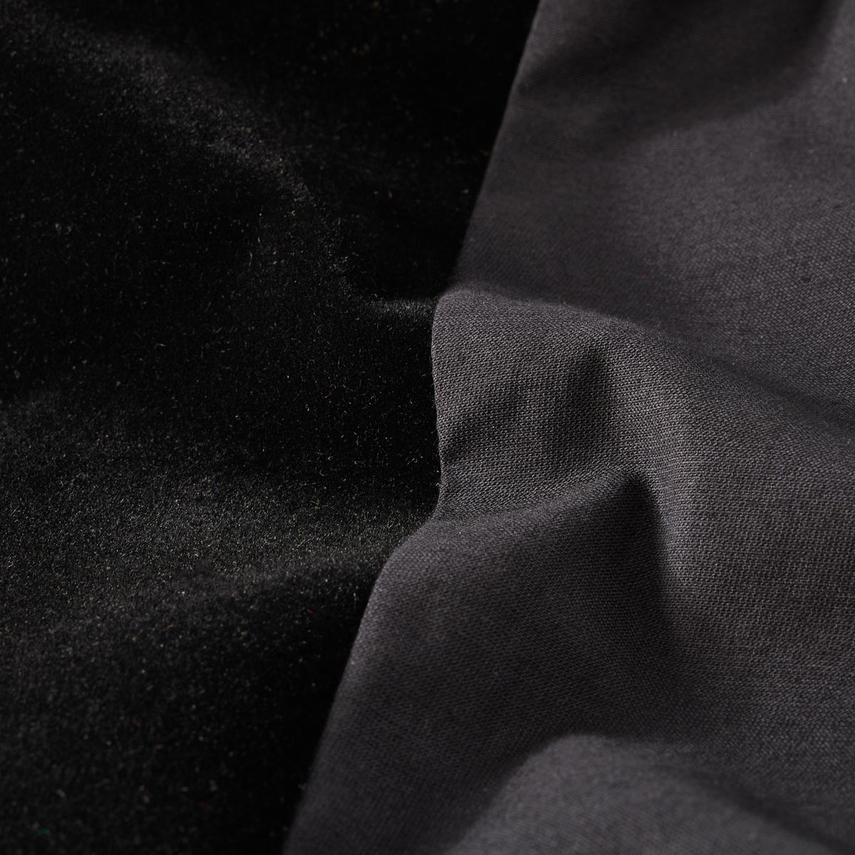 Pfundskerl Trachtenweste aus Samt schwarz