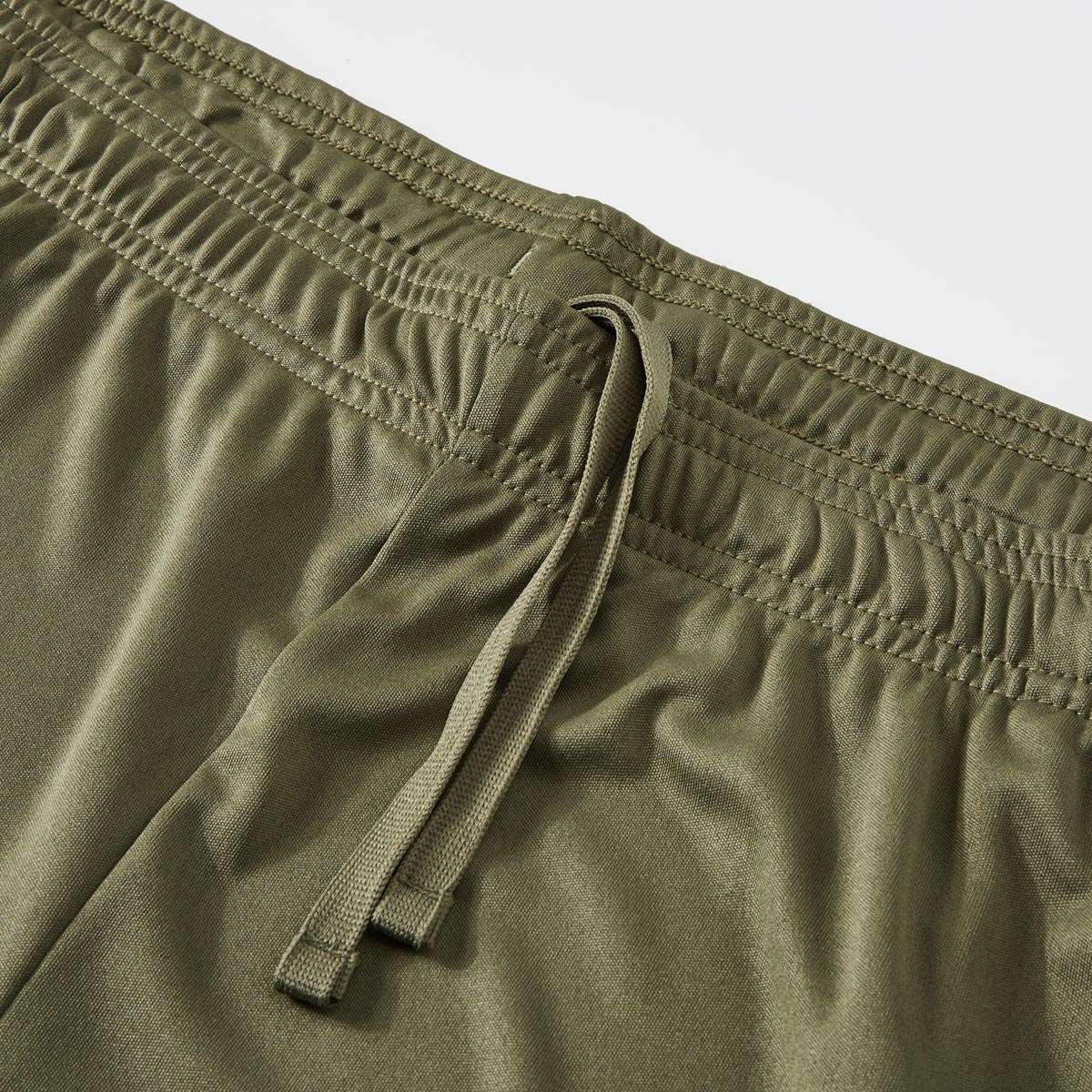 Under Armour Jogging-Shorts, schnelltrocknend oliv