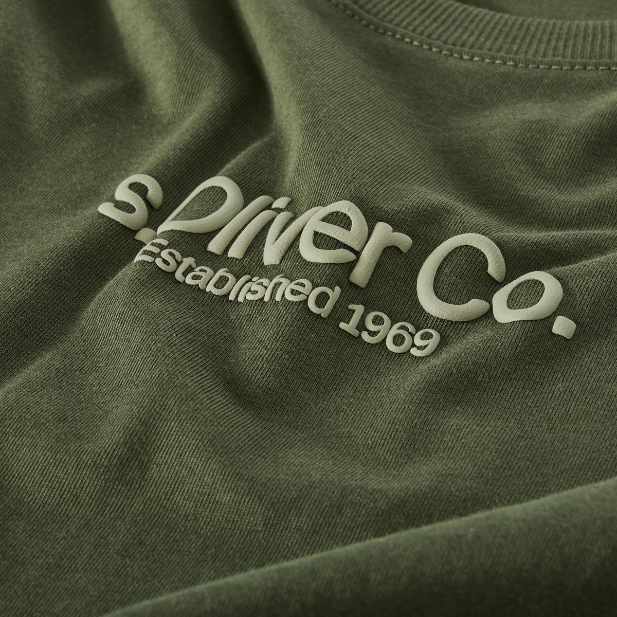 s.Oliver T-Shirt mit Label-Print oliv