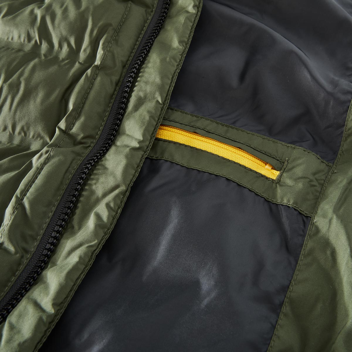 camel active Steppjacke im Materialmix oliv