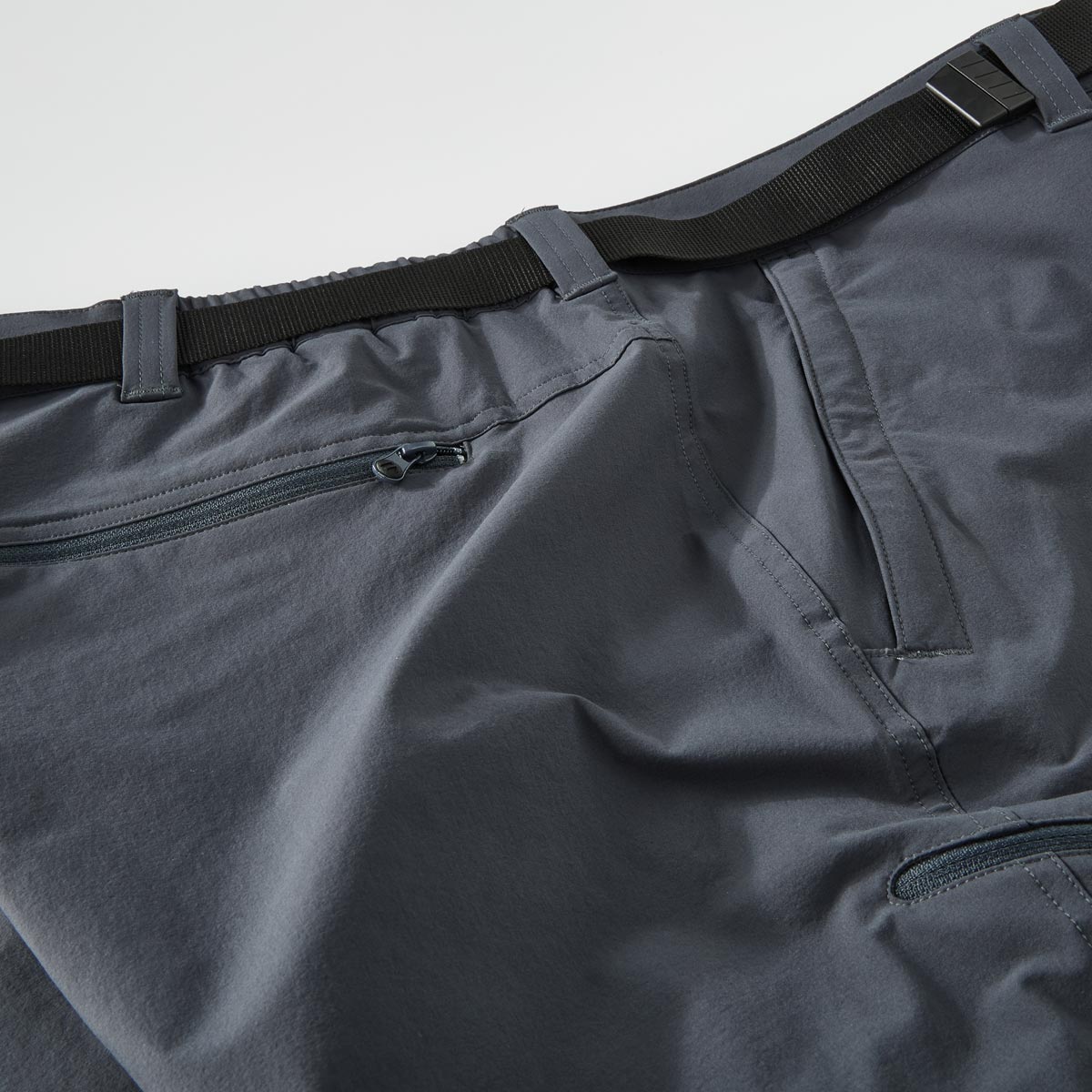 Maier Sports Capri-Bermudas (3/4 Länge) aus Funktionsmaterial, feuchtigkeitstransportierend dunkelgrau