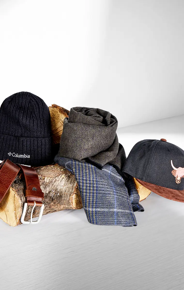 Gürtel, Mützen, Schals und Caps als praktische Ergänzung zu Deinem Outfit