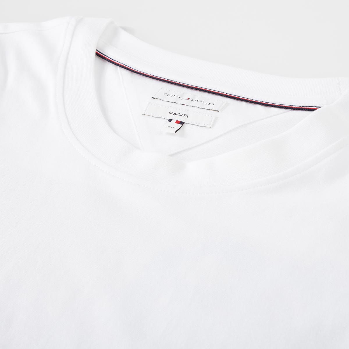 Tommy Hilfiger T-Shirt mit Print auf Vorder- und Rückseite weiß