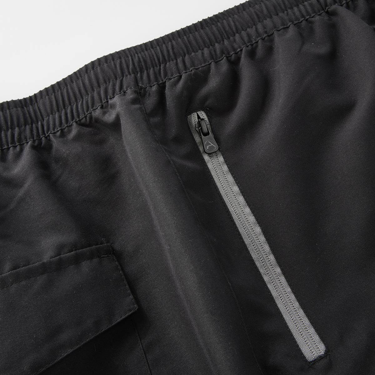 ADAMO Leichte Jogginghose aus Funktionsmaterial schwarz