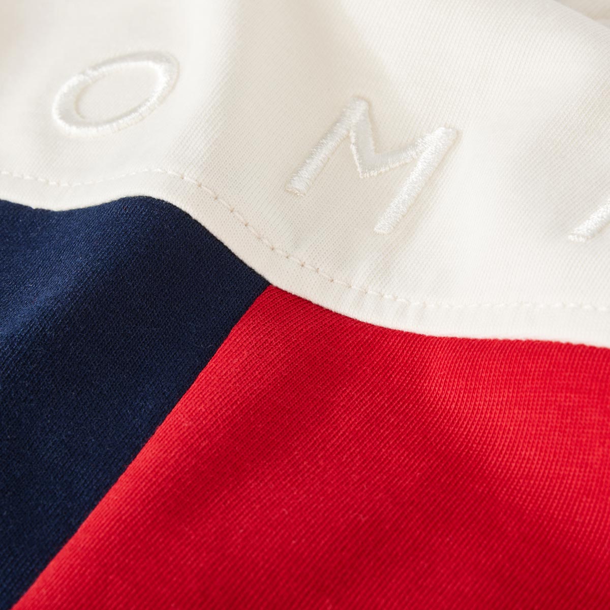 Tommy Hilfiger T-Shirt mit Label-Stickerei cremeweiß