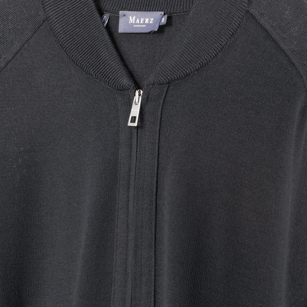 MAERZ MUENCHEN Strickjacke aus Merinowolle schwarz