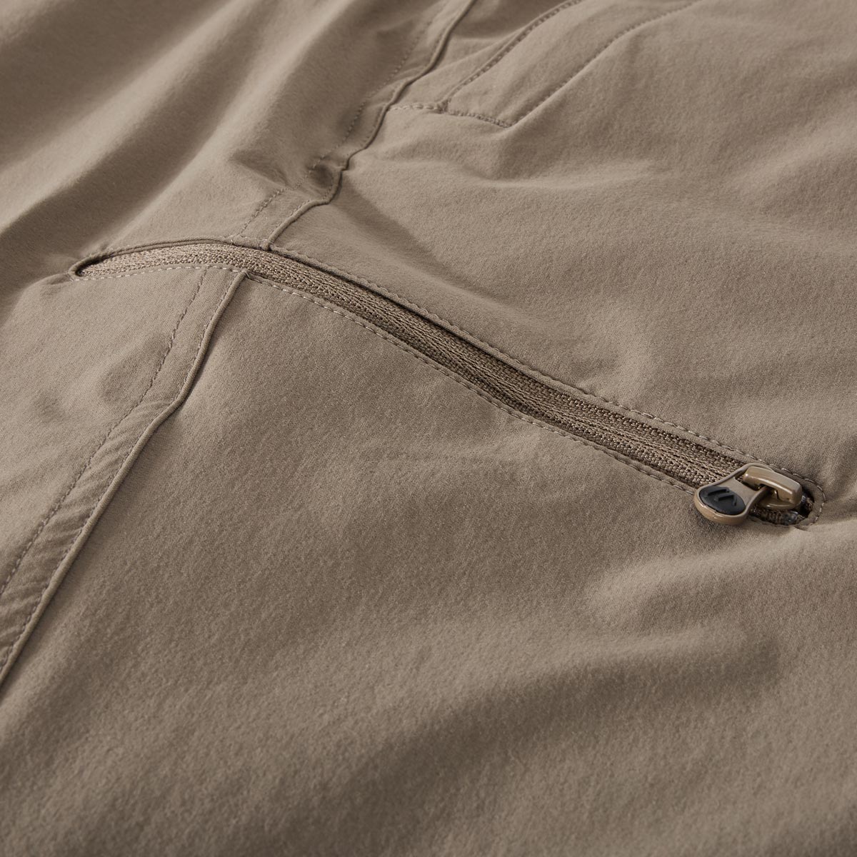 Maier Sports Chino-Shorts aus Funktionsmaterial, feuchtigkeitstransportierend khaki