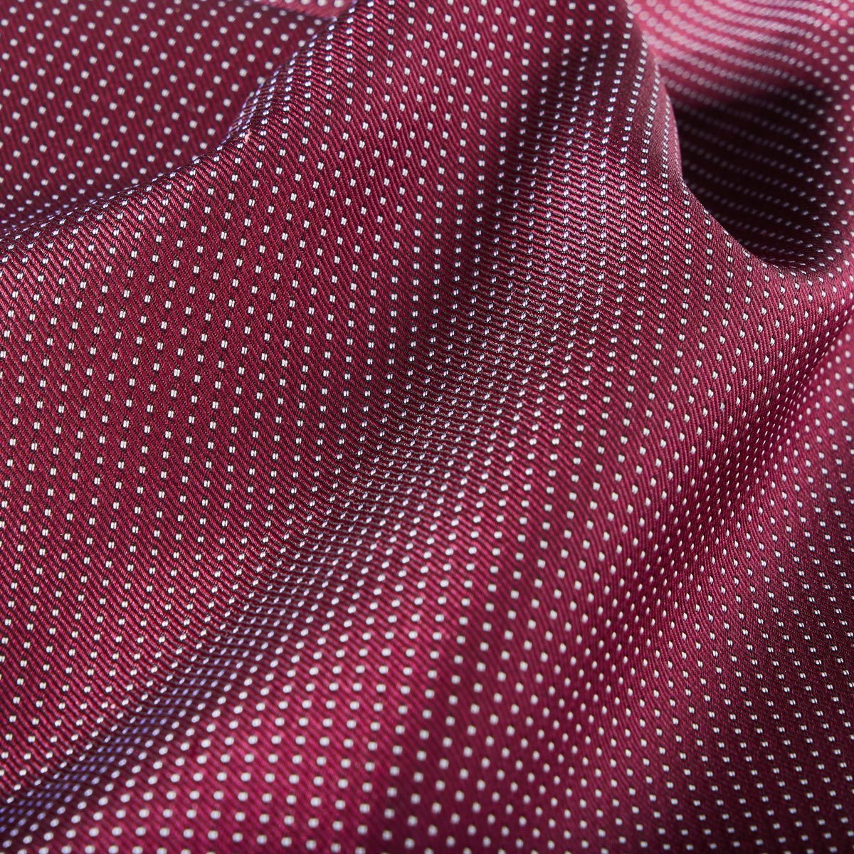 Seidenfalter Einstecktuch aus Seide, gepunktet weinrot