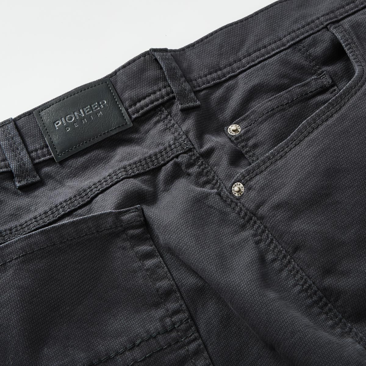 Pioneer Five-Pocket-Hose „Thomas“ mit Stretch, Tapered Fit schwarz