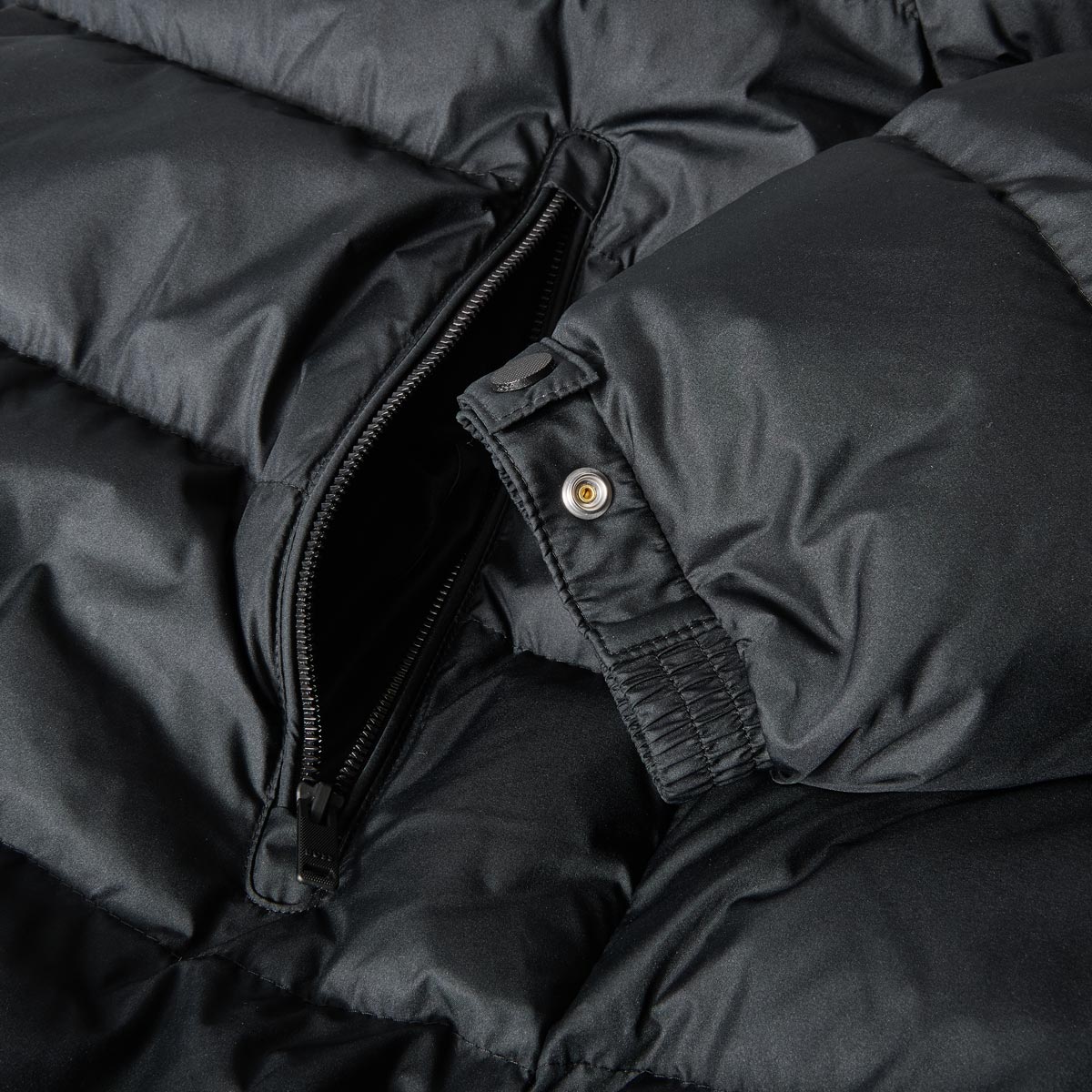 BOSS Winter-Steppjacke mit wärmender Wattierung schwarz