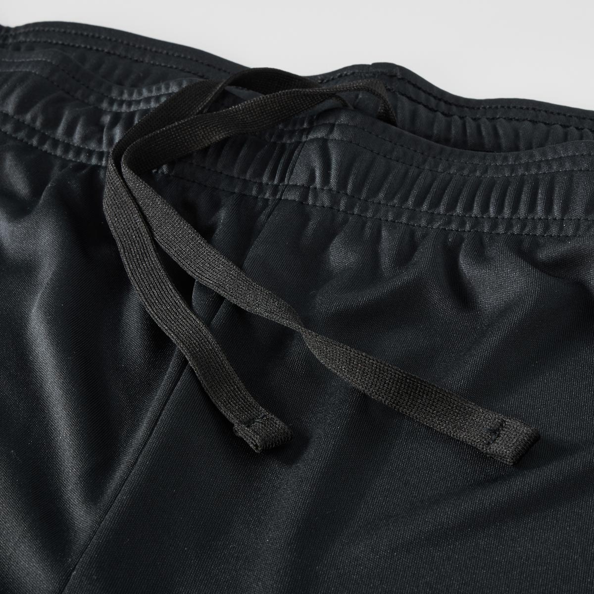 Under Armour Jogging-Shorts, schnelltrocknend grau/schwarz