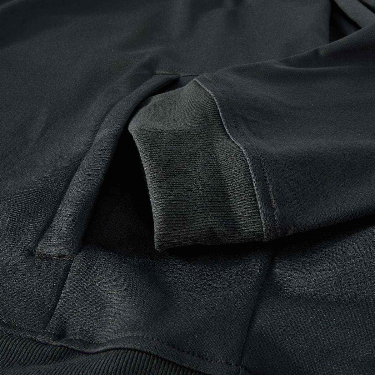 Under Armour Sweatjacke, schnelltrocknend  schwarz