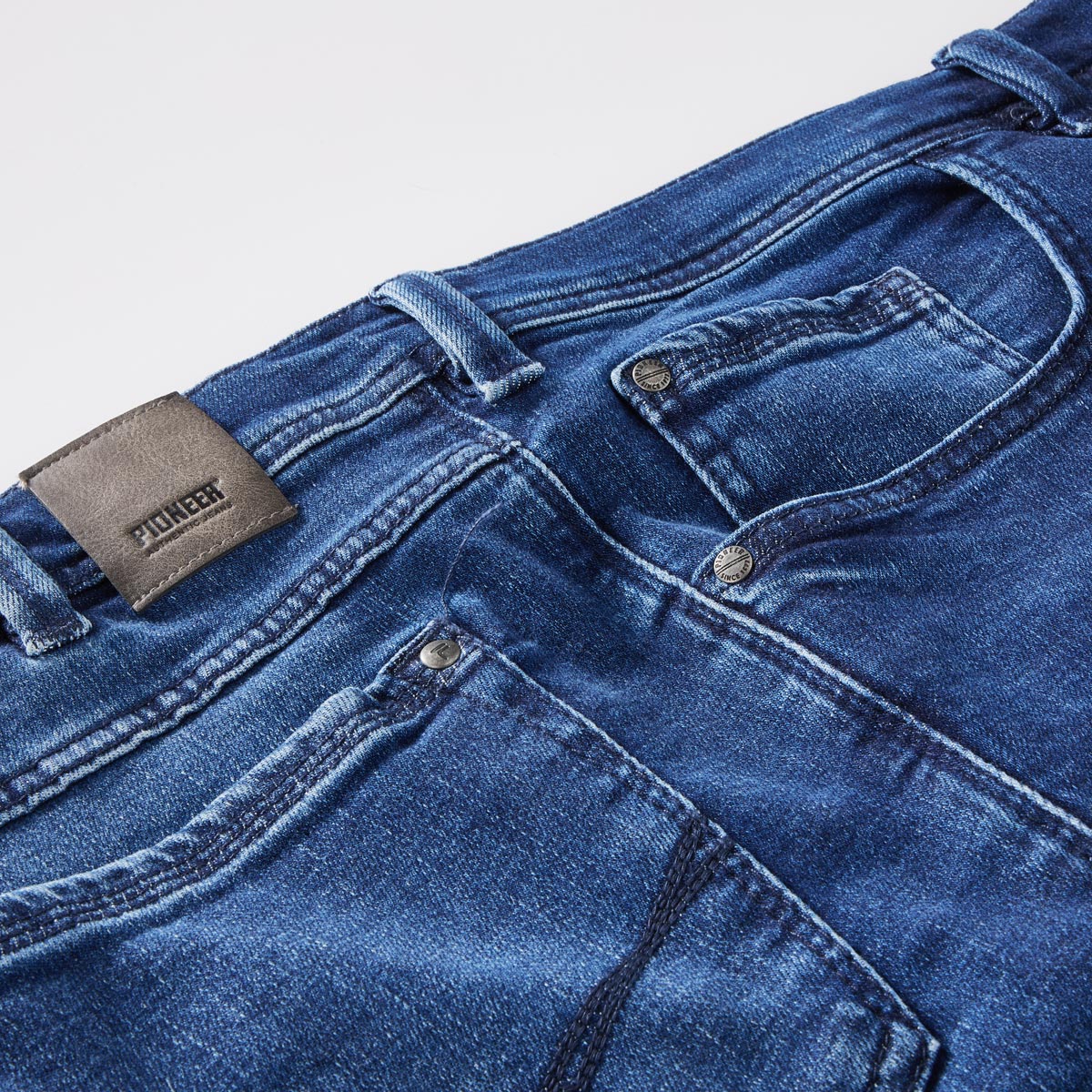 Pioneer Stretch-Jeans "Peter" in MegaFlex-Qualität, Loose Fit jeansblau