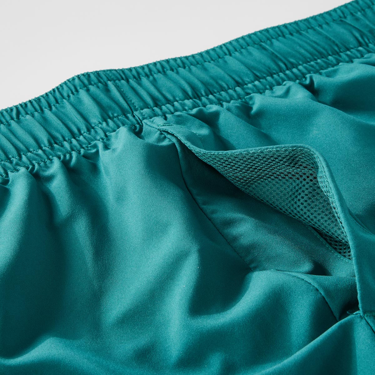 Under Armour Jogging-Shorts mit Dehnbund grün