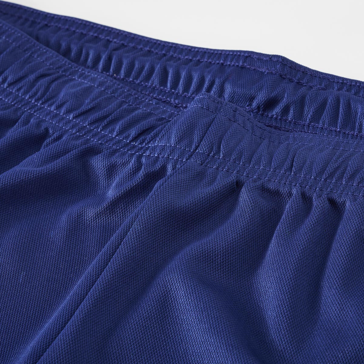 adidas Training-Shorts, atmungsaktiv und schnelltrocknend dunkelblau