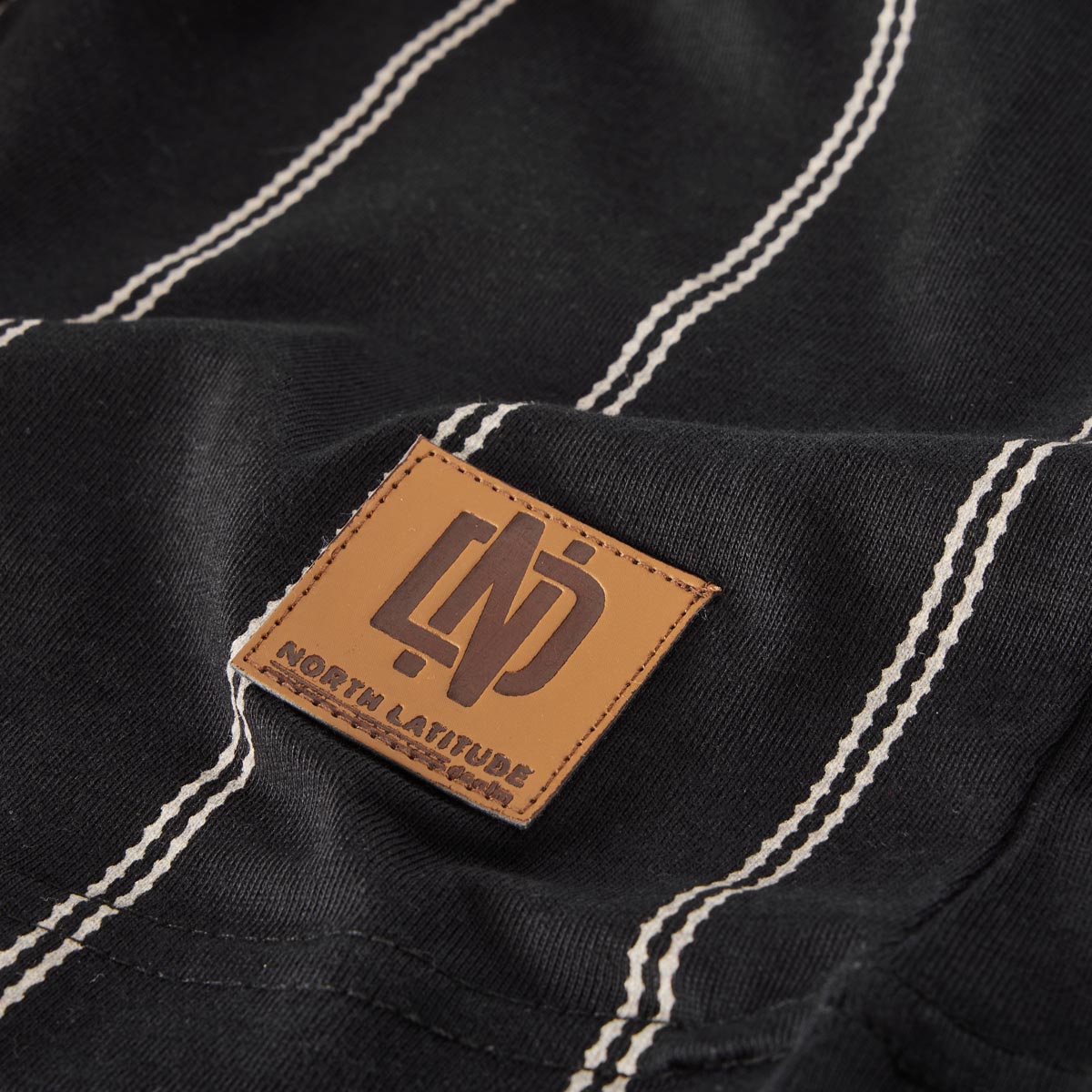 North T-Shirt mit Allover-Muster schwarz