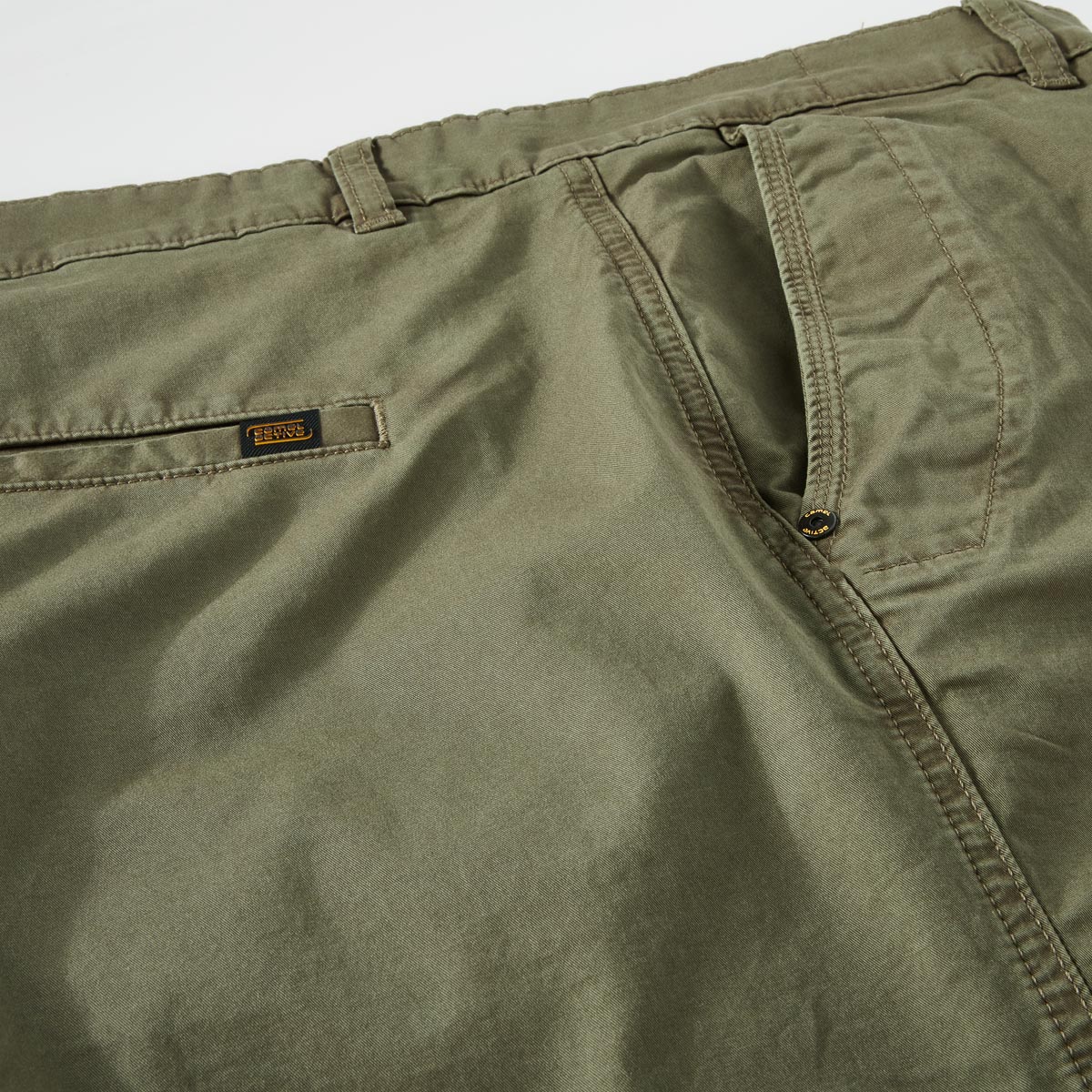 camel active Stretch-Chino-Shorts oliv