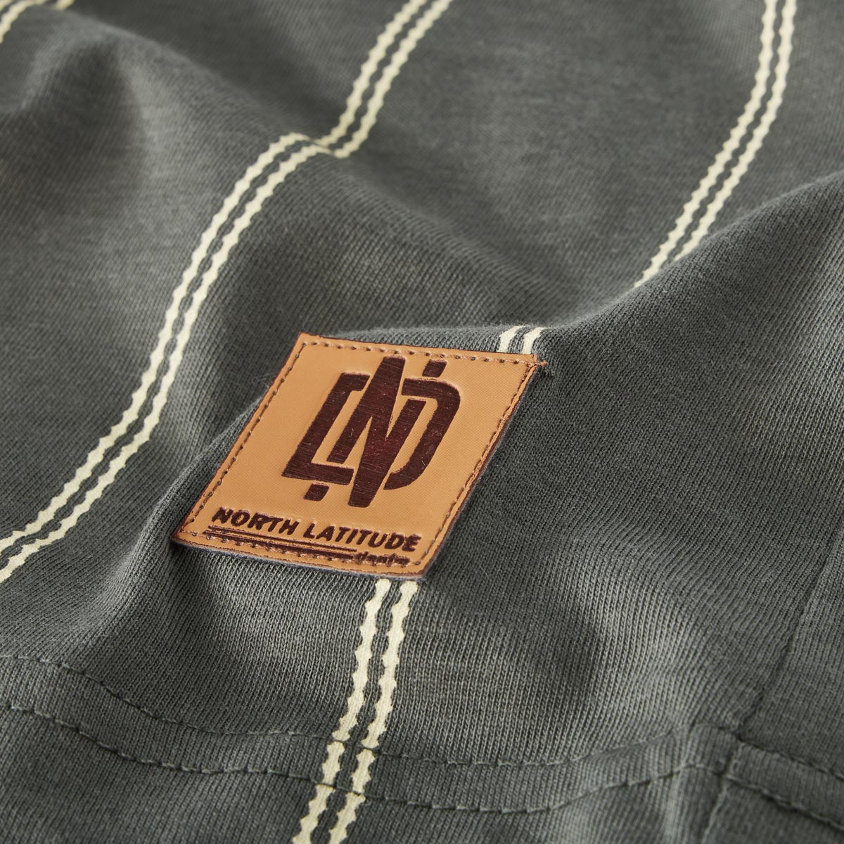 North T-Shirt mit Allover-Muster grün