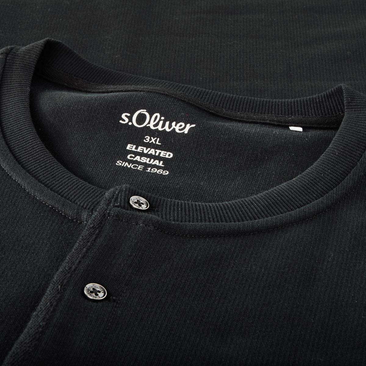 s.Oliver Longsleeve mit Serafinokragen schwarz