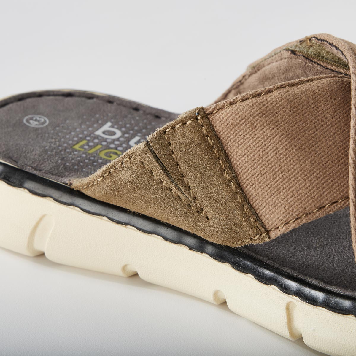 bugatti Sandalen aus Materialmix, leicht oliv