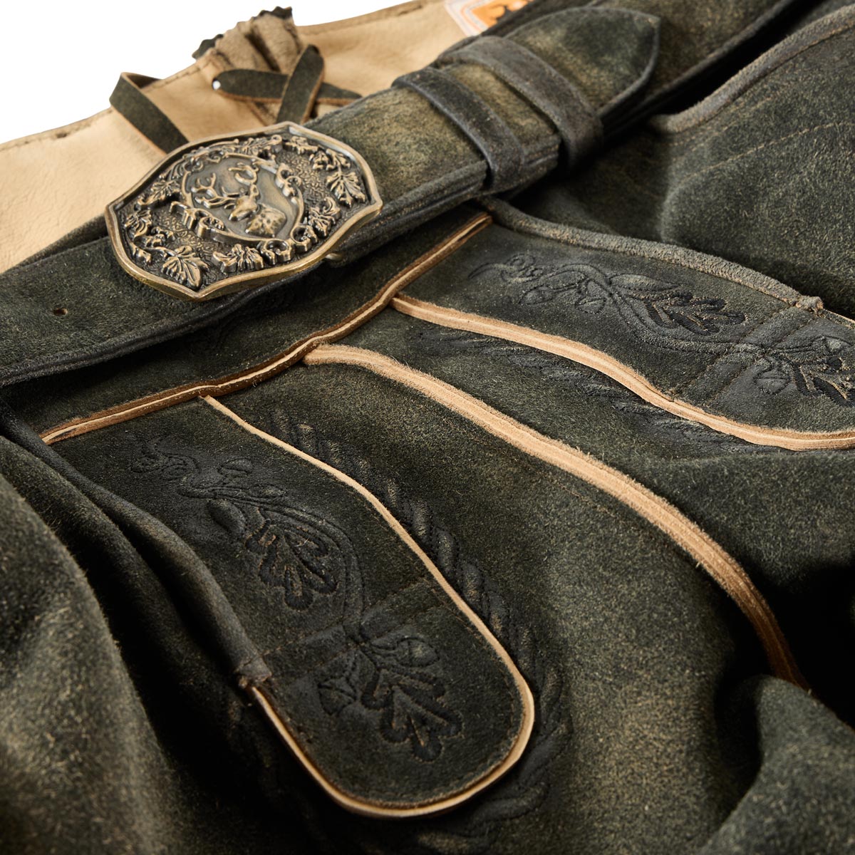 Maddox Kurze Lederhose mit Stickereien und Gürtel grau