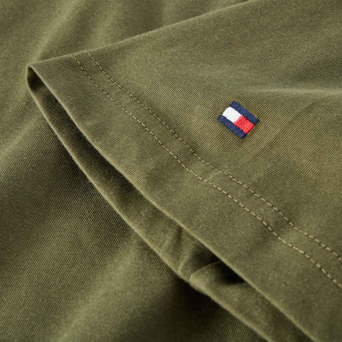 Tommy Hilfiger T-Shirt mit Label-Print khaki