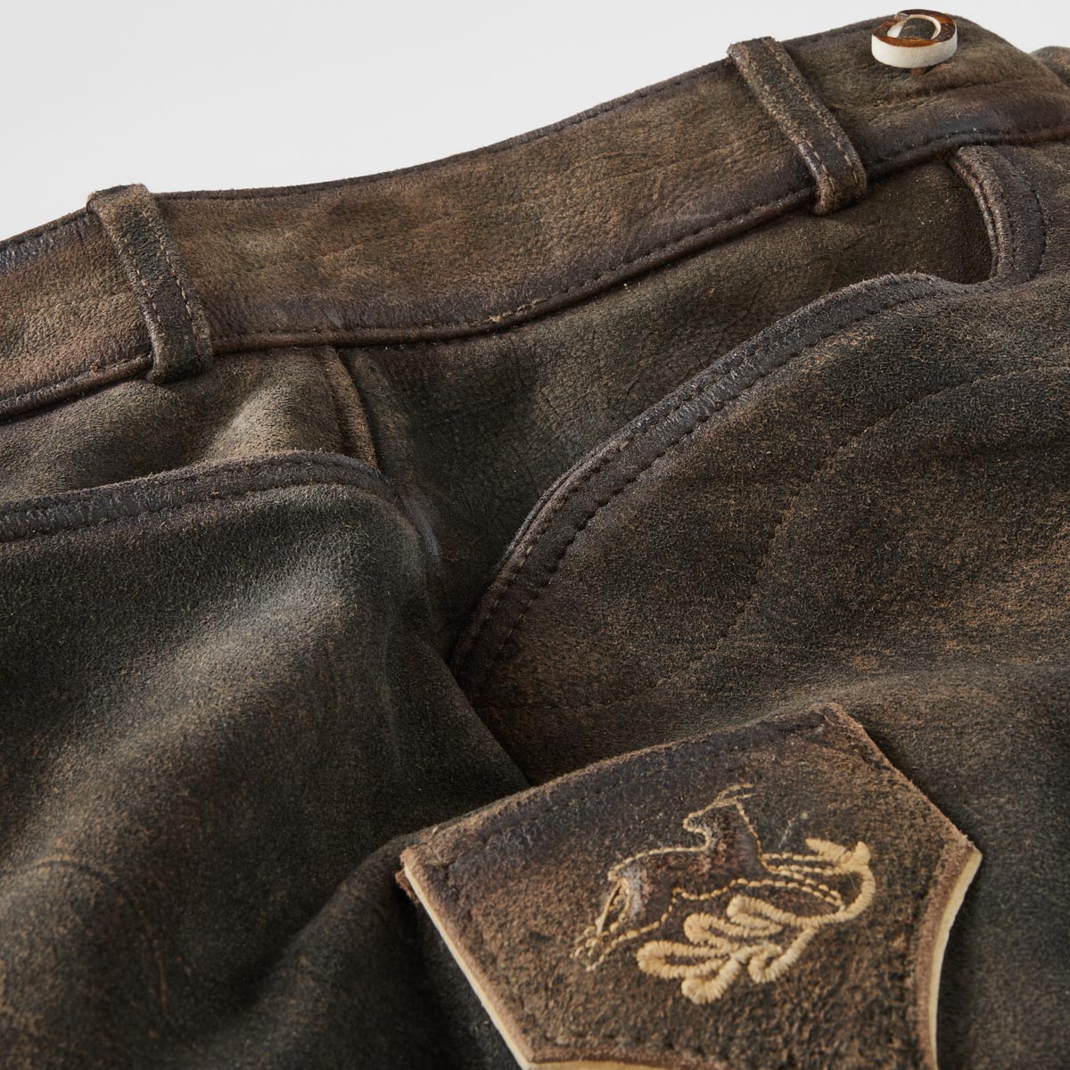 Pfundskerl Ziegenlederhose mit Trägern und Stickerei dunkelbraun