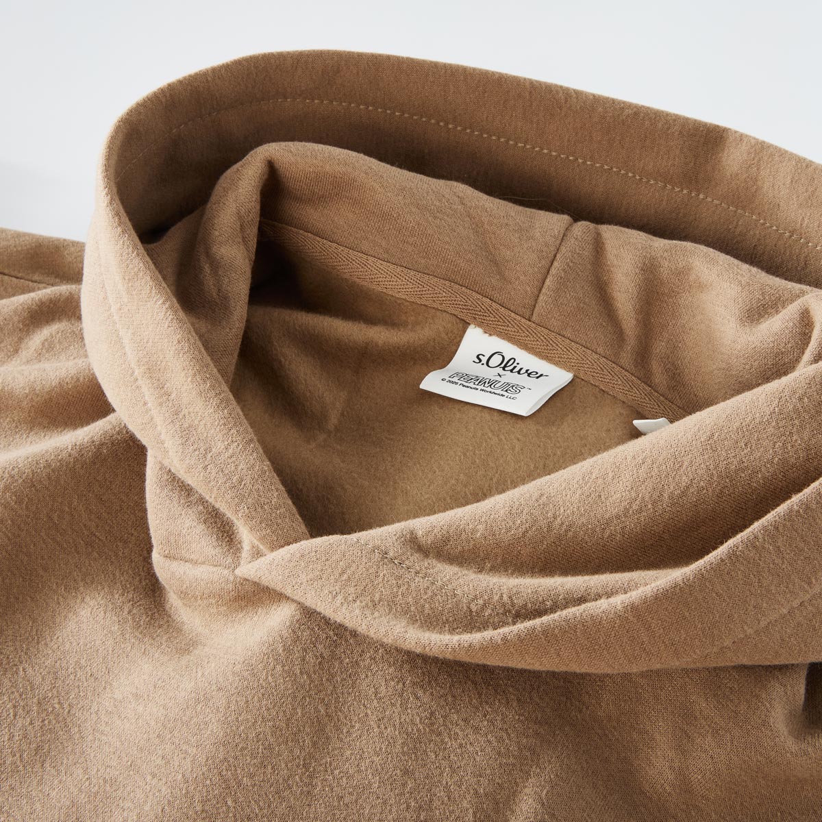 s.Oliver Hoodie mit Snoopy Applikation braun