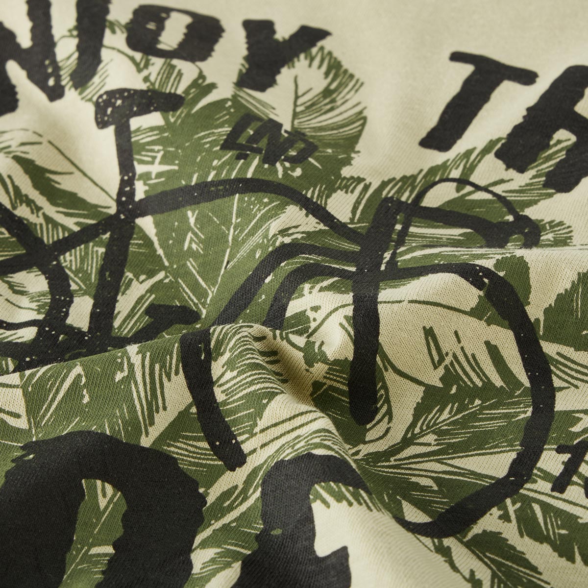 North T-Shirt mit Motiv-Print oliv