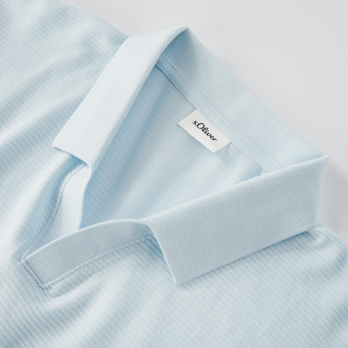 s.Oliver Poloshirt aus Baumwolle hellblau