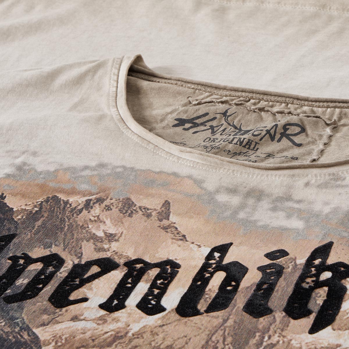 HangOwear T-Shirt mit Print auf Vorder- und Rückseite beige