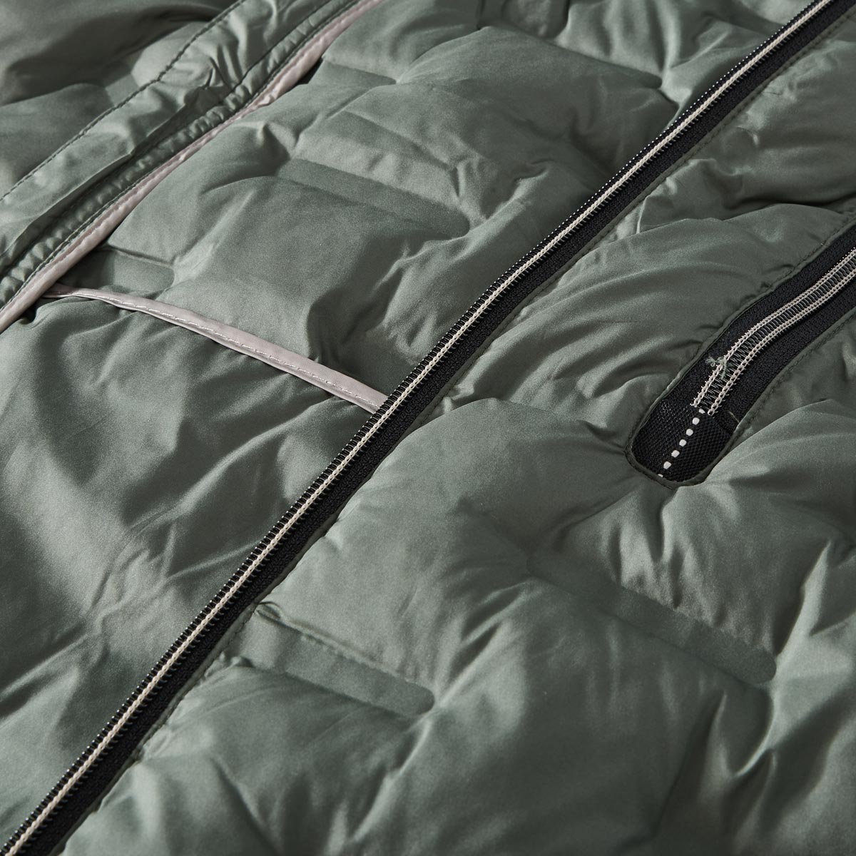 CASA MODA Leichte Steppjacke, wasser- und windabweisend grün