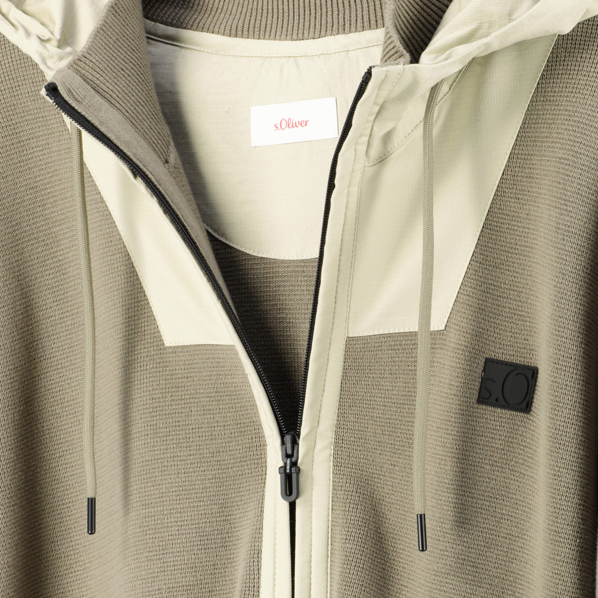 s.Oliver Strickjacke mit Kapuze grün