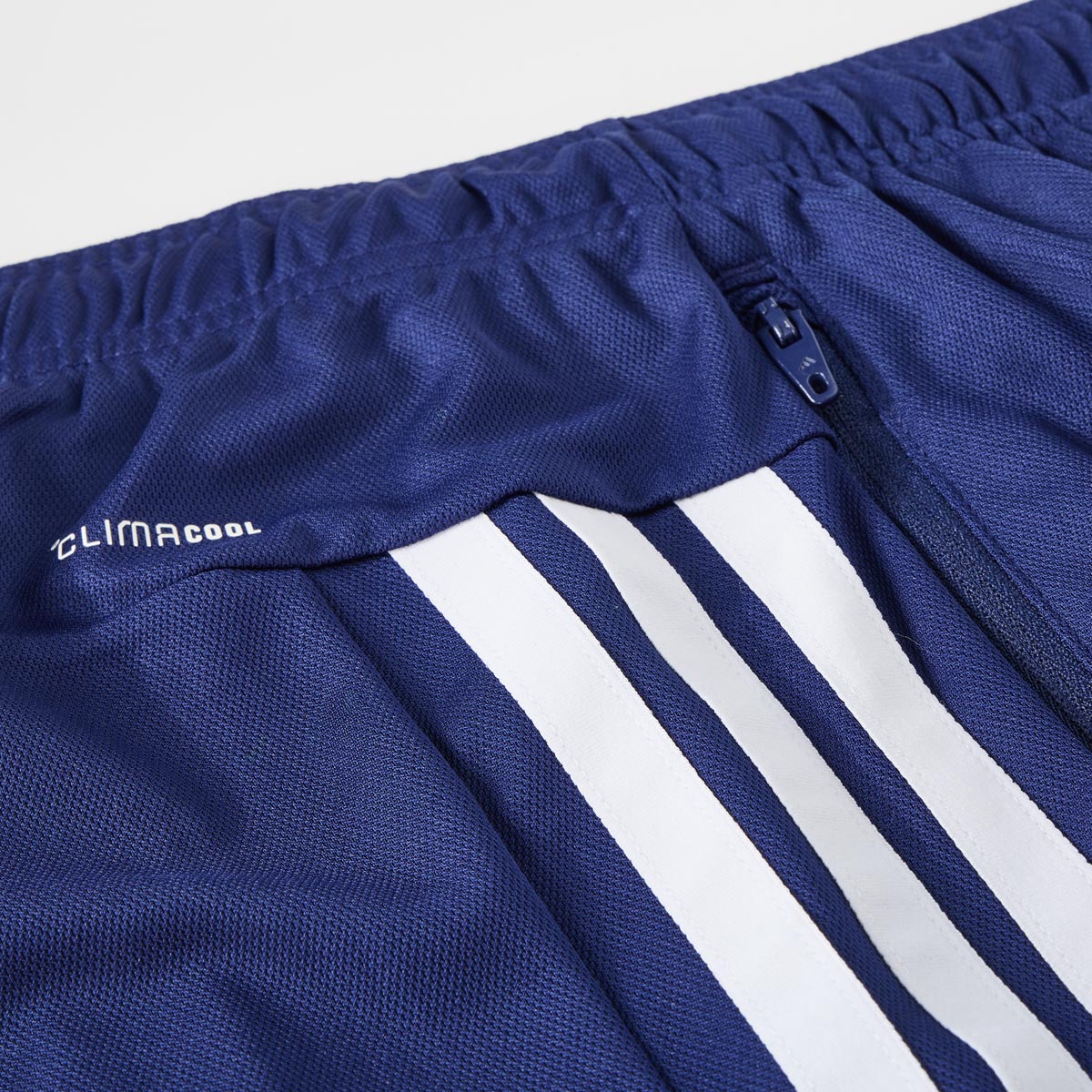 adidas Training-Shorts, atmungsaktiv und schnelltrocknend dunkelblau