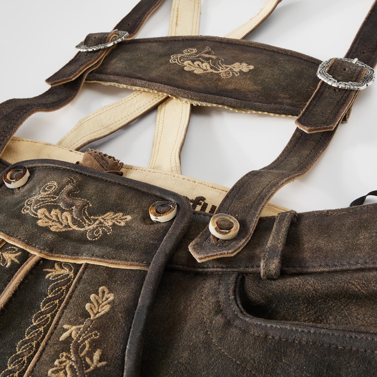Pfundskerl Ziegenlederhose mit Trägern und Stickerei dunkelbraun