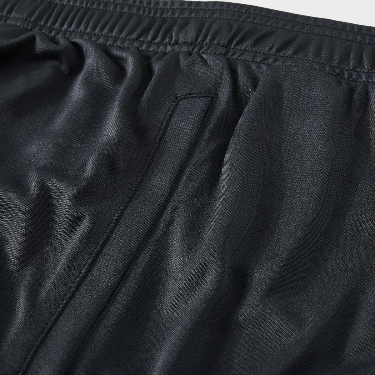 Under Armour Jogging-Shorts, schnelltrocknend schwarz