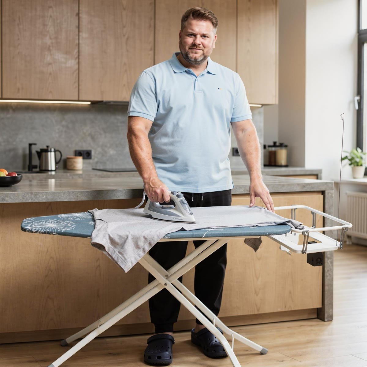 Wenko Extrabreites Bügelbrett, Dampfbügelstation geeignet grau