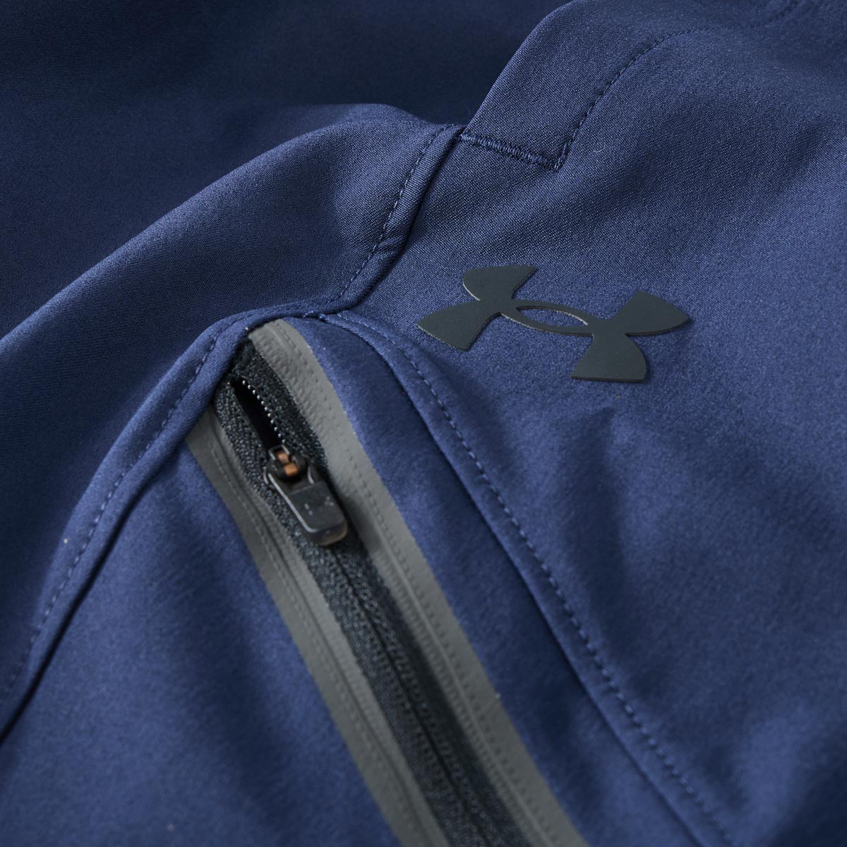 Under Armour Jogginghose mit Elasthan, atmungsaktiv dunkelblau