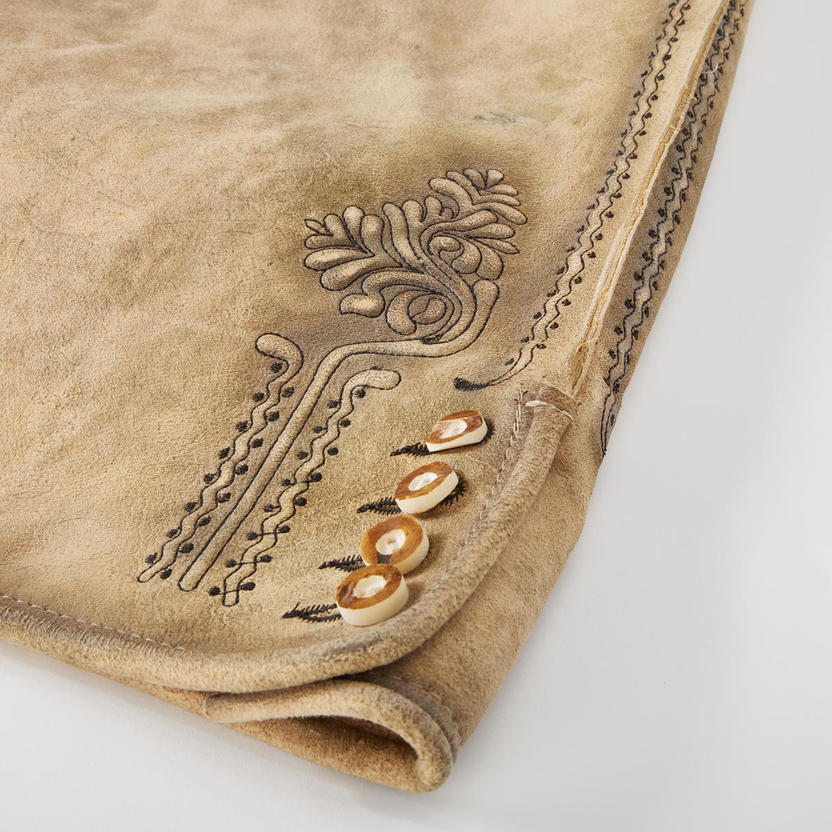Pfundskerl Lederhose mit Träger und Stickerei beige