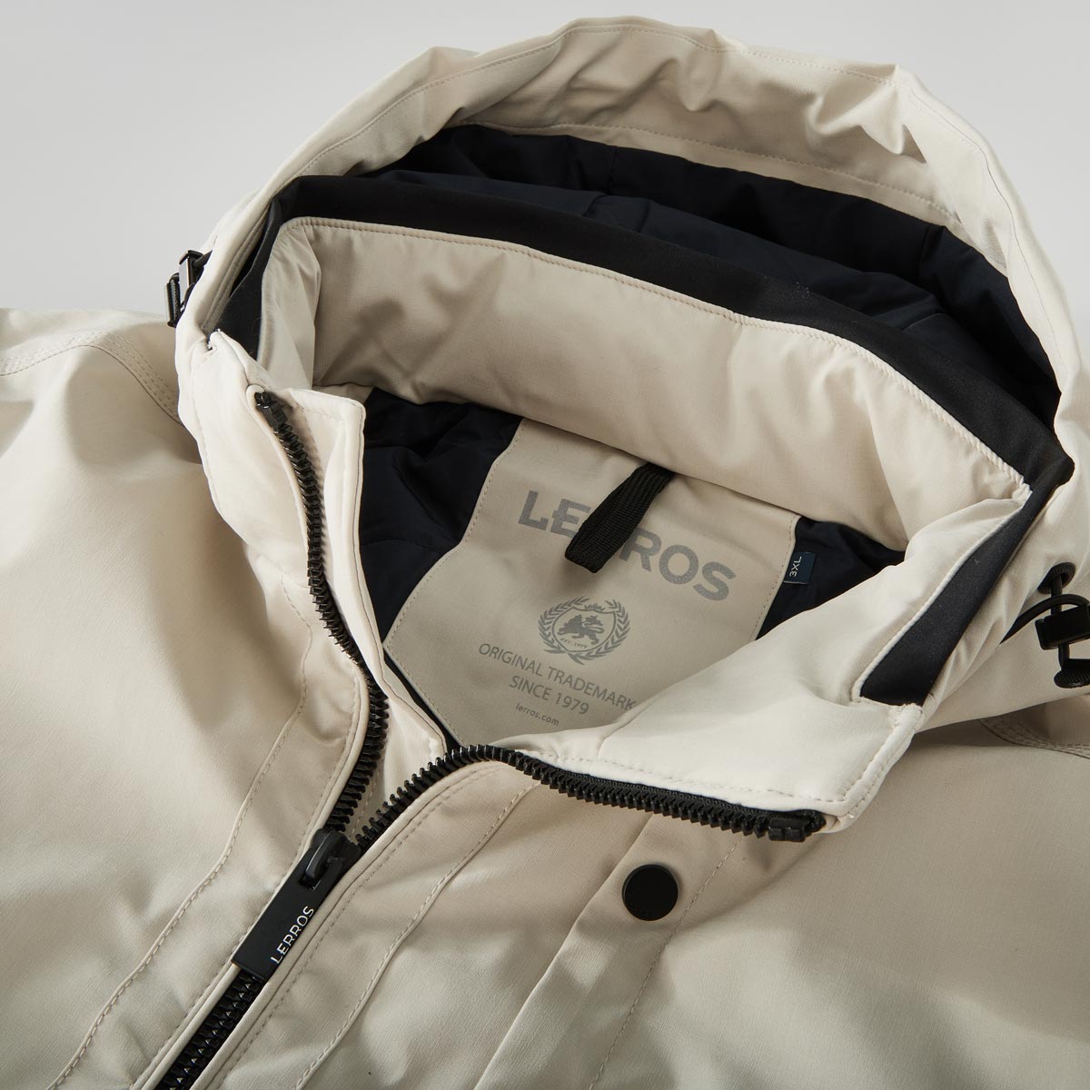 Lerros Blouson aus Funktionsmaterial, wind- und wasserabweisend cremeweiß